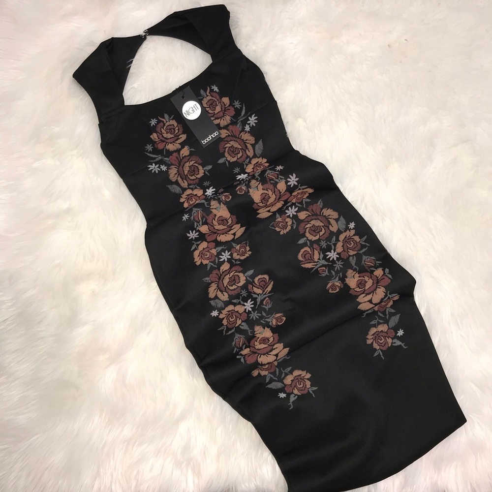 Boohoo- Midi Dress